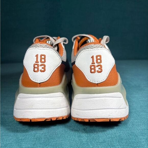 Athletic_Shoes